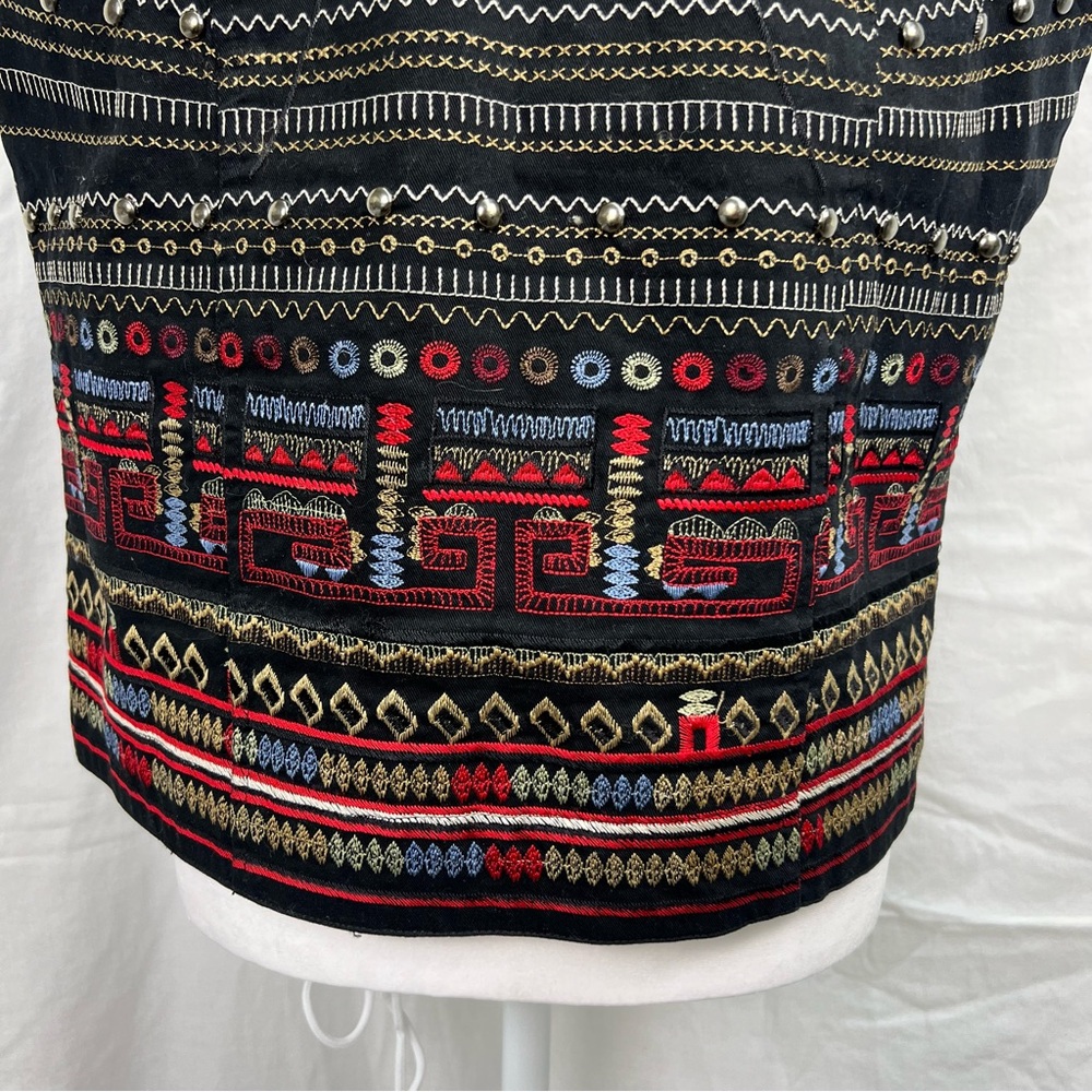 Chico’s embroidered boho style vest with snap-up 
front. - Picture 5 of 10